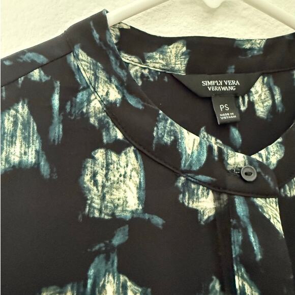 Simply Vera Vera Wang Women short-sleeve, partial button-down blouse Small Petit - Picture 9 of 11